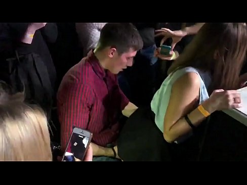 ❤️ Seks nyata di klub malam Rusia. Gadis Rusia berusia 18 tahun di anus dan vagina bercinta di klub malam ❤ Video porno di porno id.passionateembracespotlight.ru ❤